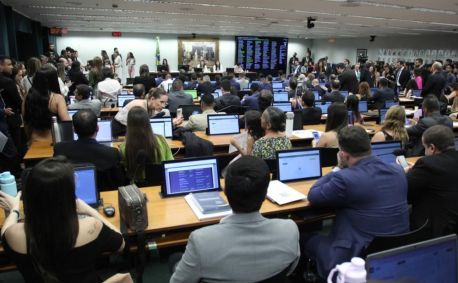 Comissão de Constituição e Justiça (CCJ) da Câmara teve reunião nesta terça-feira (10)