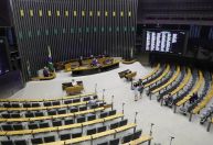 Sem quórum, Câmara encerra sessão no meio da madrugada sem finalizar votação da reoneração