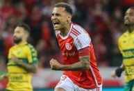 Inter vence, sobe na tabela e afunda Cuiabá no Z4 do Brasileirão