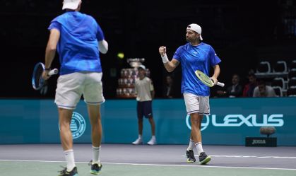 Simone Bolelli e Andrea Vavassori garantiram a vitória da Itália nesta sexta-feira (13)