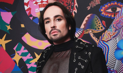 Quem é Johnny Hooker, cantor de faixa da trilha sonora de "Mania de Você"