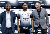 José Martínez vira "intérprete" de Depay no Corinthians e explica relação