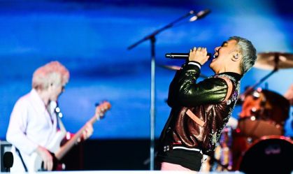 Vocalista do Journey sugere sair da banda após críticas ao show no Rock in Rio