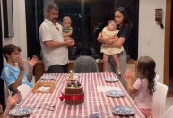 Prestes a estrear em "Volta por Cima", Juliano Cazarré celebra seus 44 anos