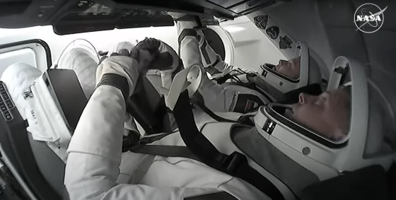 Nick Hague e Aleksandr Gorbunov estavam dentro da espaçonave Crew Dragon da SpaceX posicionada no topo de um foguete Falcon 9