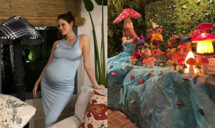 Grávida de Chay Suede, Laura Neiva comemora aniversário de 31 anos