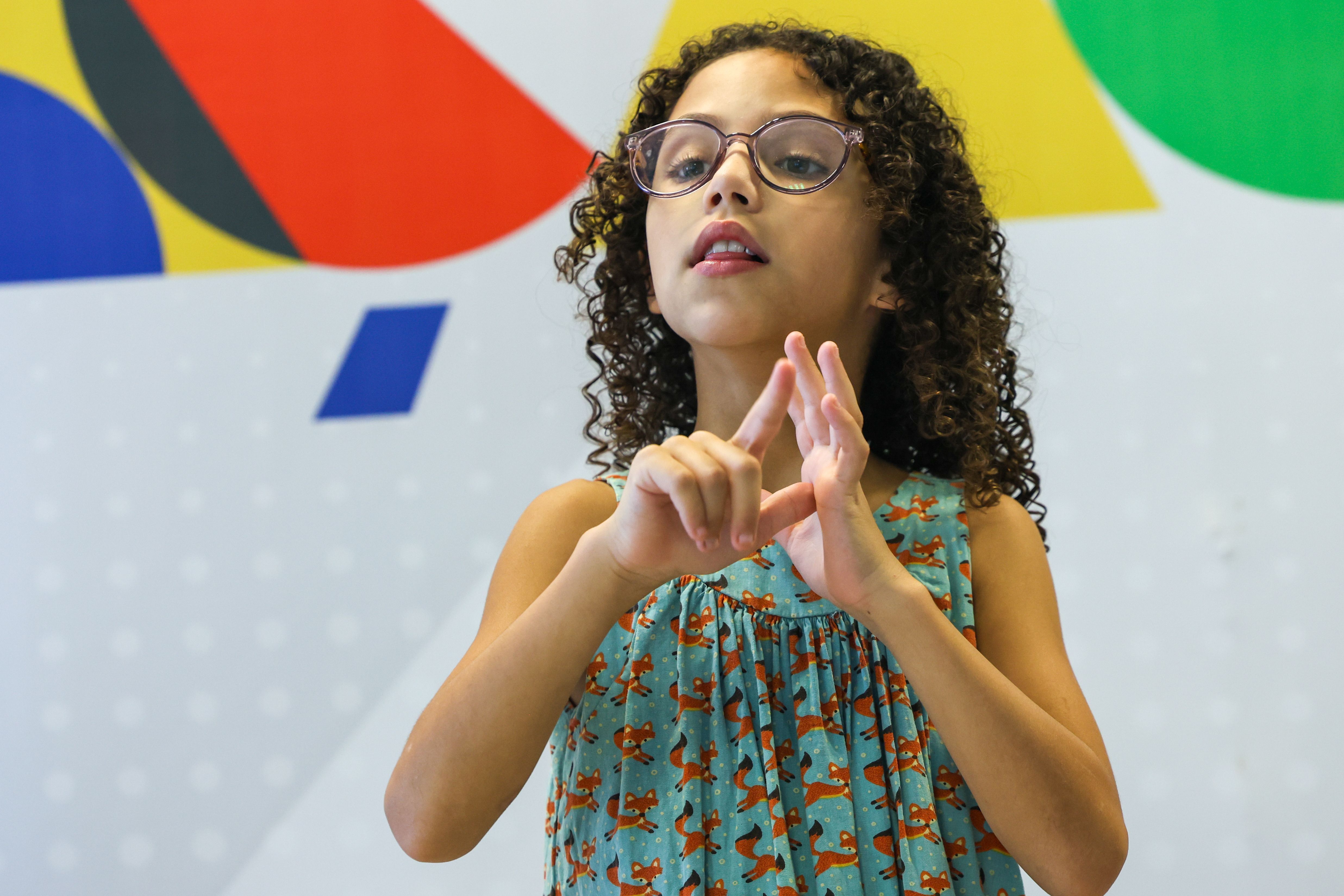 Brasília (DF) 24/04/2024 O Ministério da Educação (MEC) promove evento para comemorar os 22 anos da promulgação da lei (Lei 10.436/2002) que reconheceu a Língua Brasileira de Sinais (Libras) como meio legal de comunicação e expressão dos surdos.