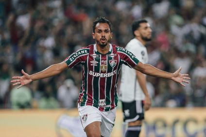 Lima faz o gol da vitória do Fluminense em confronto contra o Atlético-MG
