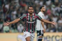 Santos avança em contratação de meia do Fluminense