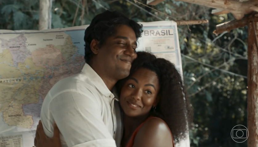 Lívio (Breno da Matta) e Lu (Eli Ferreira) ficaram juntos. • Reprodução/Globoplay