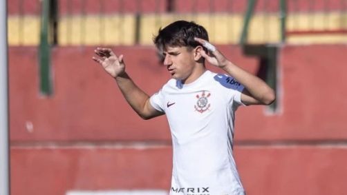 Jovem Lucca Caramico brilha nas categorias de base do Corinthians