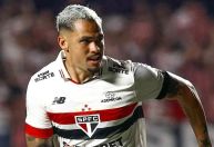 Sondado pela Arábia, Luciano aguarda propostas para definir futuro no São Paulo