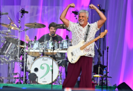 Grammy Latino, que anunciou indicados nesta terça (17), homenageará Lulu Santos