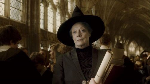 Maggie Smith viveu a professora Minerva McGonagall no filmes da Franquia de Harry Potter