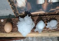 Maior granizo já registrado no Brasil cai em chuva no RS: veja imagem