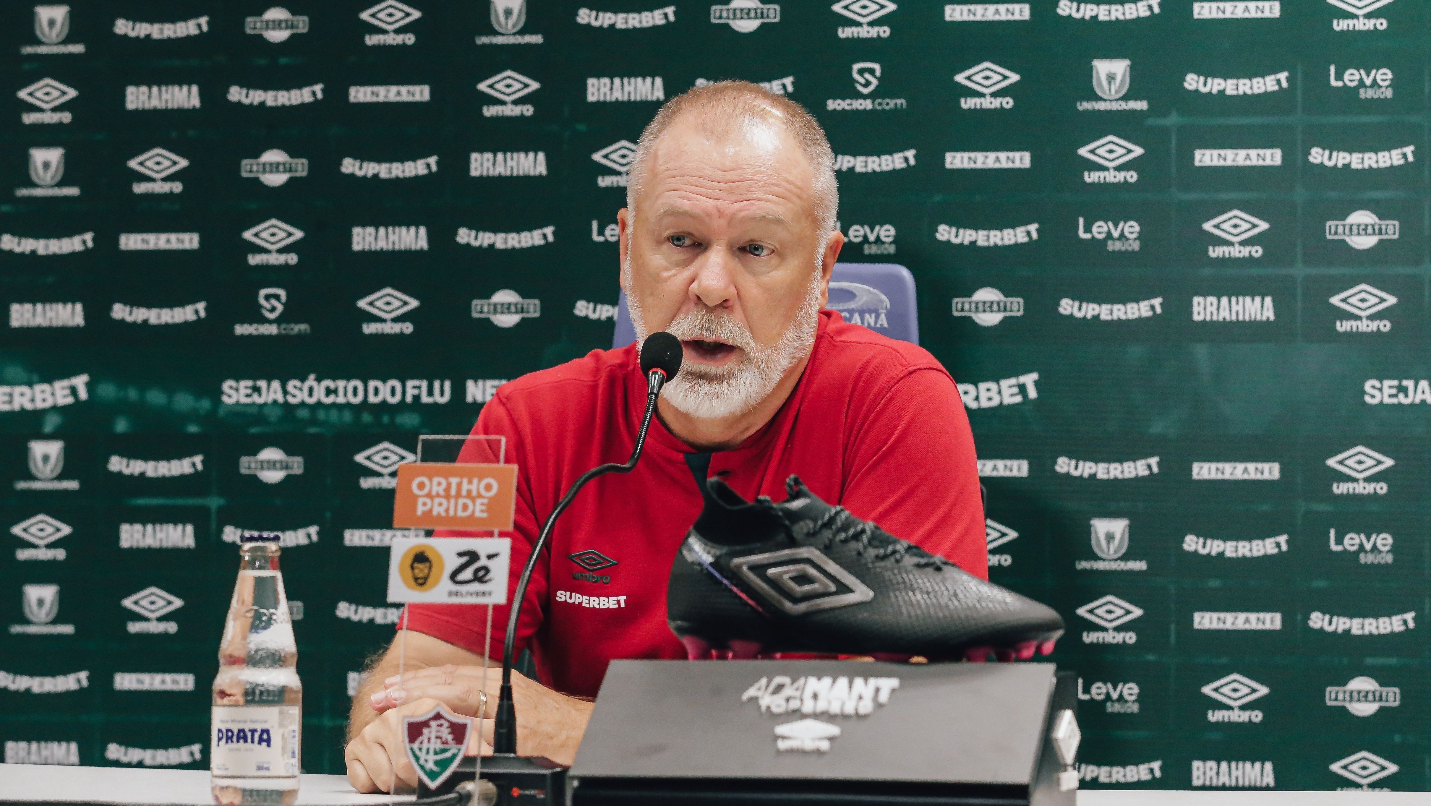 Mano Menezes, técnico do Fluminense, em coletiva após derrota para o Botafogo pelo Brasileirão