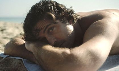 "Maré Alta", filme internacional com Marco Pigossi, chega aos cinemas