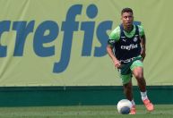 Marcos Rocha se emociona, chora em despedida do Palmeiras e recebe aplausos