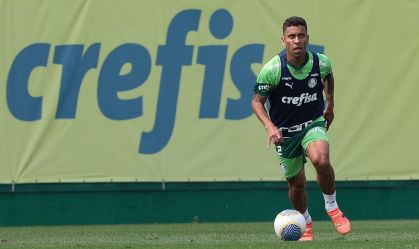 Marcos Rocha se emociona, chora em despedida do Palmeiras e recebe aplausos