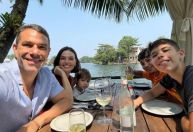 Marcus Buaiz exibe fotos de viagem com Isis Valverde, filhos e enteado