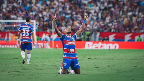 Marinho comemora gol pelo Fortaleza sobre o Bahia na 27ª rodada do Campeonato Brasileiro