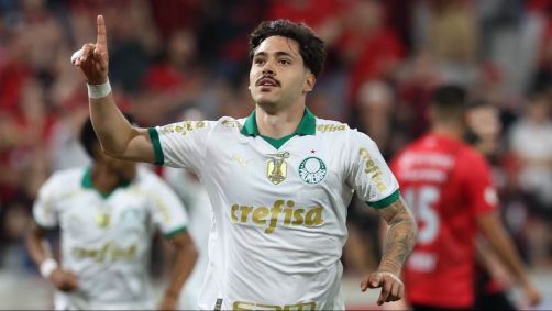 Maurício comemora gol sobre o Athletico-PR pela 25ª rodada do Brasileirão