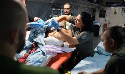 CNN acessa trem hospitalar que salva soldados feridos na Ucrânia