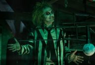 Diretor da Warner faz planos para "Beetlejuice 3": "Muito em breve"