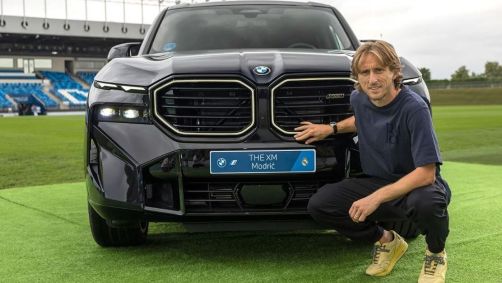 Modric com o modelo The XM, da BMW
