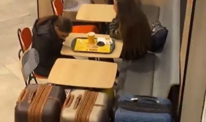 Justiça libera mulher que morava em McDonald's do Leblon após denúncia de racismo