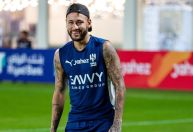 Neymar deve viajar ao Brasil nos próximos dias, diz jornalista