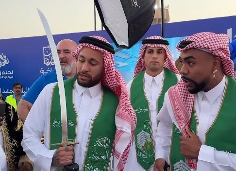 Neymar e Malcom em evento que celebra o Dia Saudita