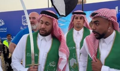 Neymar e Malcom em evento que celebra o Dia Saudita