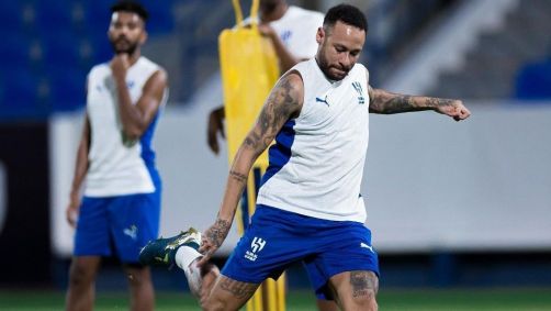 Neymar treina com o grupo no Al-Hilal
