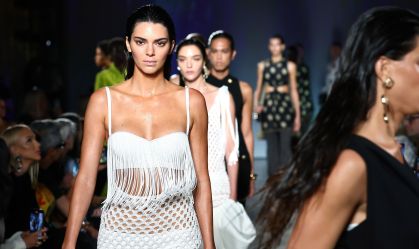 Kendall Jenner no desfile de Proenza Schouler durante a New York Fashion Week de setembro de 2022