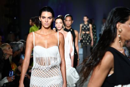 Kendall Jenner no desfile de Proenza Schouler durante a New York Fashion Week de setembro de 2022