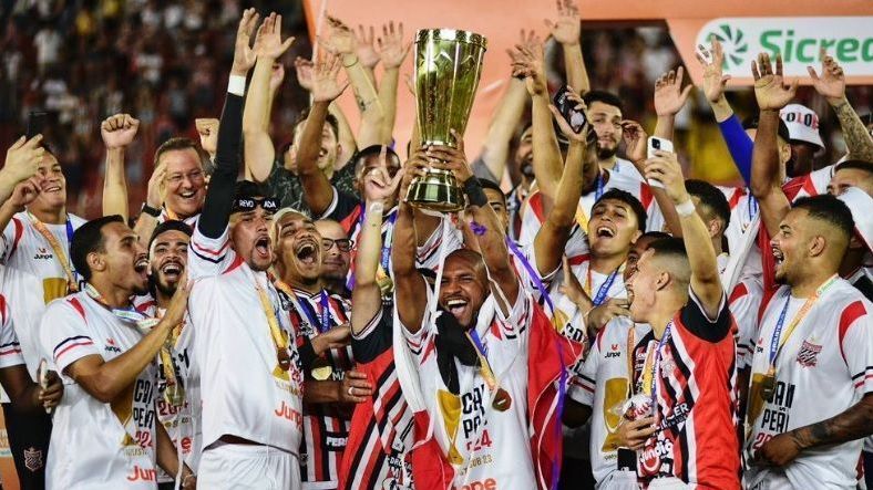 Paulista de Jundiaí foi campeão paulista da Segunda Divisão, equivalente ao quinto nível de São Paulo • Alexandre Battibugli/Ag. Paulistão