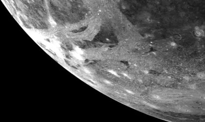 Asteroide que atingiu lua de Júpiter era maior do que o que extinguiu dinossauros