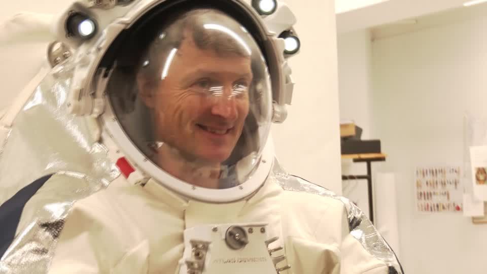 Pierre Cardin criou um traje espacial para a Agência Espacial Europeia (ESA)
