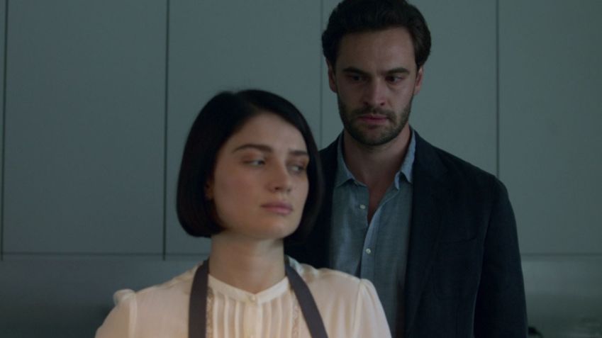 Série "Por trás de seus olhos" conta com 6 episódios e uma temporada • Reprodução/Netflix