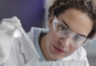 Yale oferece programa de mentoria para jovens cientistas; saiba mais