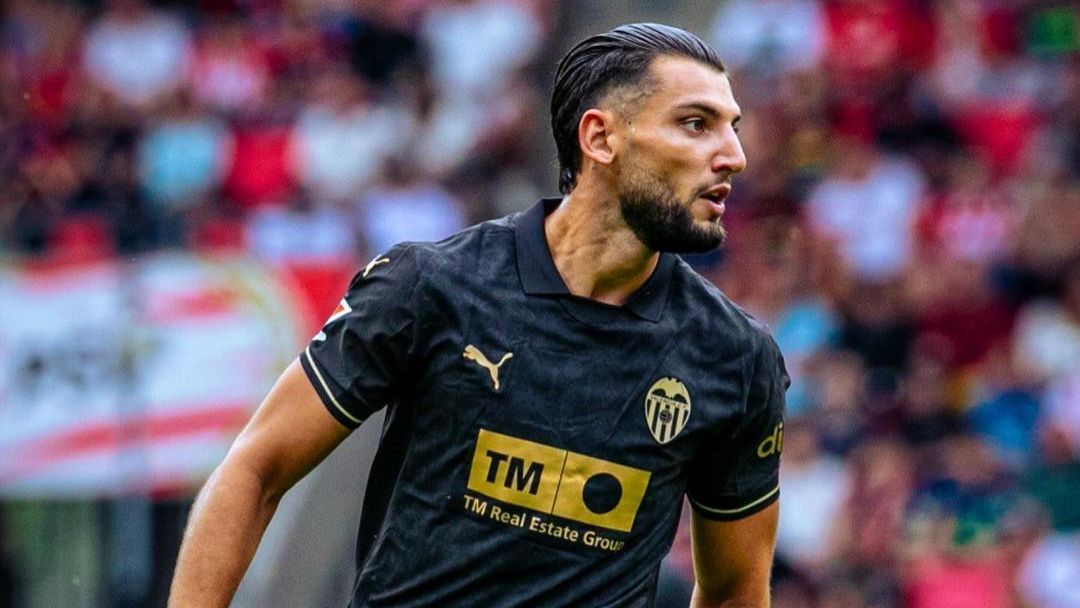 Rafa Mir, atacante do Valencia