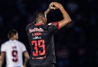 Red Bull Bragantino marca no final e vence Bahia pelo Brasileirão