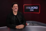Comediante Renato Albani revela planos de show em inglês: “Estudando muito”