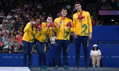 Paralimpíada: Time Brasil fica com o bronze no revezamento 4x100 S14