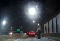 Vídeo: câmera em carro registra tentativa de assalto na Linha Vermelha, no Rio