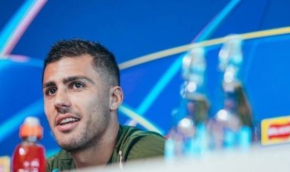 Jogadores de futebol milionários também podem fazer greve