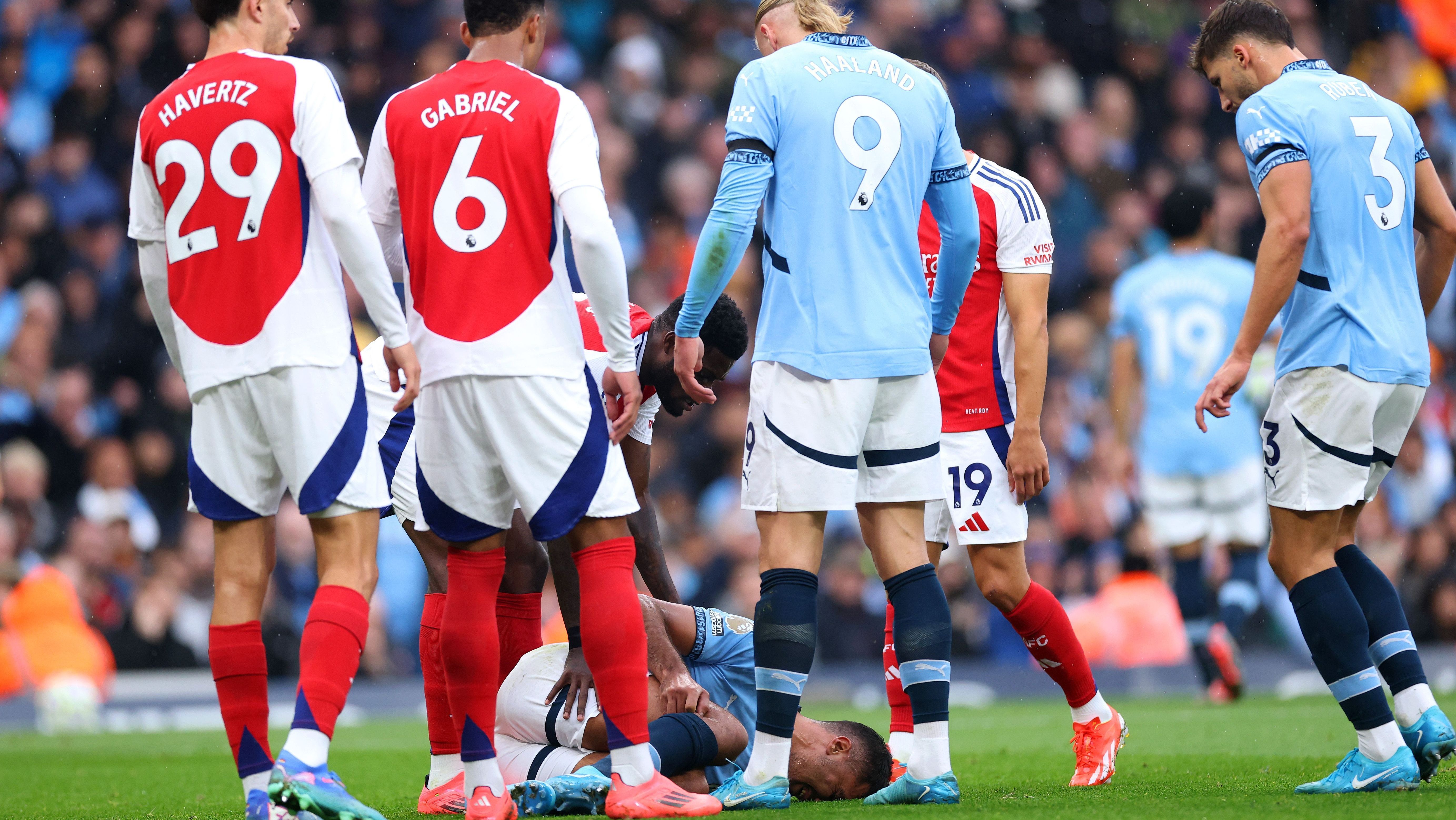 Rodri sofreu lesão durante empate em 2 a 2 entre Manchester City e Arsenal, no Etihad Stadium, em jogo válido pela 6ª rodada da Premier League