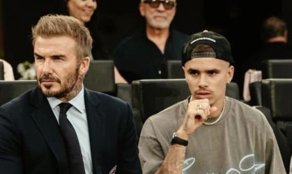 Romeo Beckham acompanha jogo da MLS com o pai, David