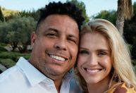 Esposa de Ronaldo Fenômeno mostra "perrengue chique" em aniversário em Ibiza
